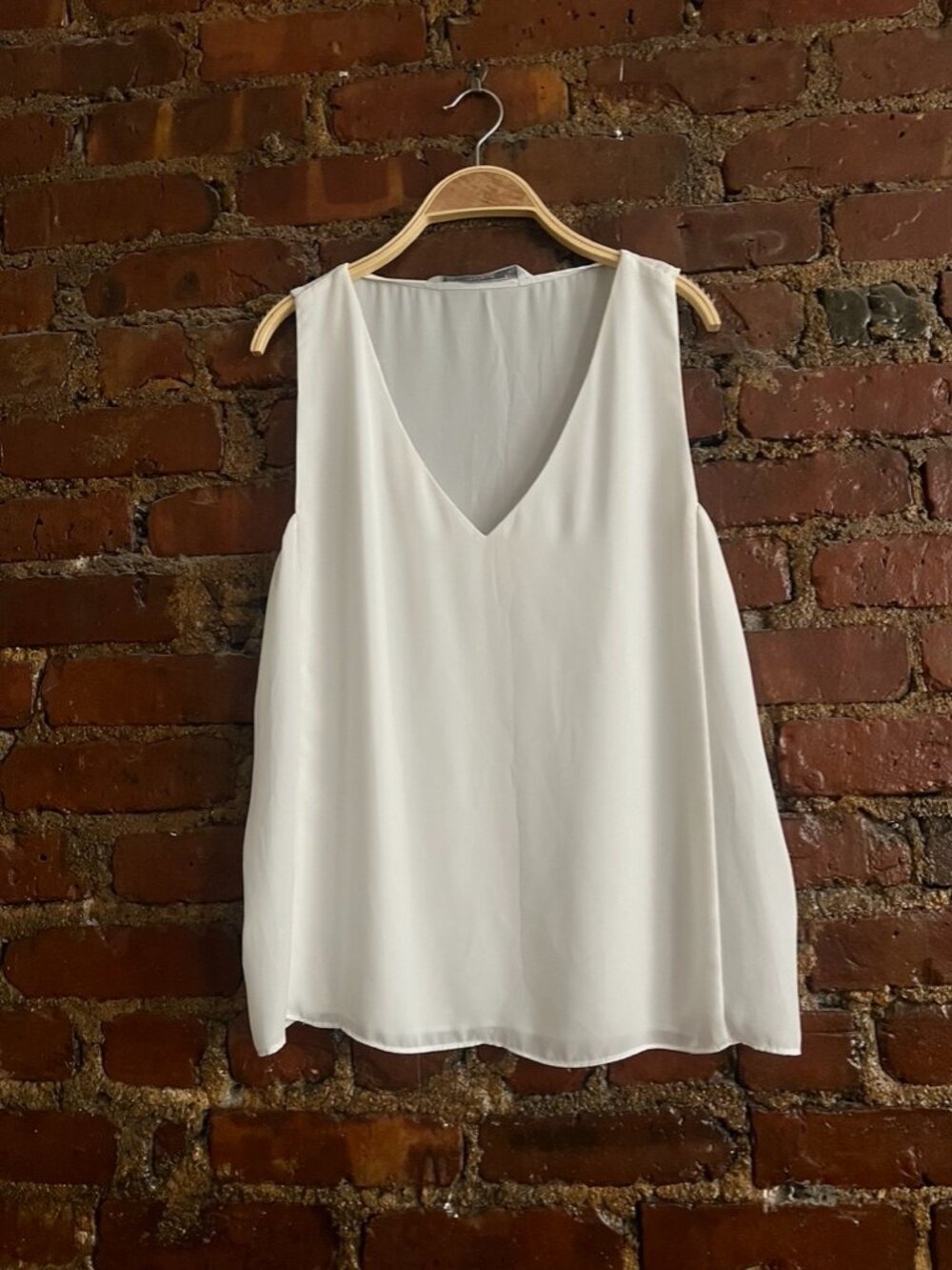 Zara white sleeveless double layer v-neck chiffon cami